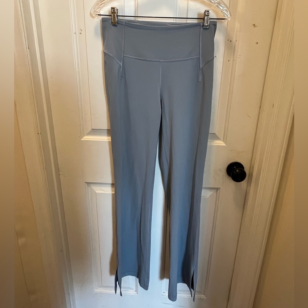 🍋 LIKE NEW Lululemon Groove HR Split-Hem Flared Pant *Nulu in Chambray - Sz 8
